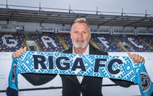 NÓNG: Cựu sao từng vô địch Champions League mở lời muốn đưa Quang Hải sang châu Âu thi đấu