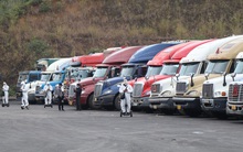 Vẫn còn hàng nghìn xe nông sản “tắc đường” ở Lạng Sơn