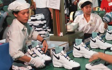 Hai gã khổng lồ thế giới rời Trung Quốc sang Việt Nam: Người TQ tự trấn an "Đừng hoảng sợ"