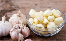 Tỏi cực tốt nhưng sẽ thành ‘cực độc’ nếu phạm phải những điều này khi ăn