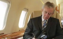 Người giàu thứ 2 thế giới bán máy bay riêng vì sợ bị theo dõi