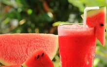 Những thực phẩm 'đại kỵ' với dưa hấu, tuyệt đối không ăn chung kẻo ngộ độc, suy nhược lá lách