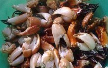 Vì sao nhiều người săn lùng mua loại cua cứng như đá, chỉ ăn được càng?