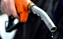 Giá xăng tăng hơn 300 đồng/lít