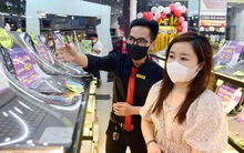 Giá điện thoại, máy tính bảng, gas, xăng dầu... nhấp nhổm tăng theo tỉ giá