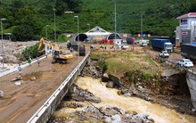 Chùm ảnh: Hiện trường lũ quét kinh hoàng gây sạt lở tại hầm Hải Vân