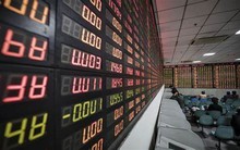 Nhà đầu tư nước ngoài bán ròng kỷ lục trong phiên chứng khoán Trung Quốc giảm mạnh nhất kể từ 2008