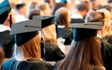 Nhiều người Mỹ cho con sang châu Âu du học để ... tiết kiệm tiền