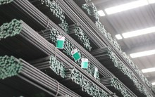 Doanh nghiệp thép đua nhau báo lỗ, hàng nghìn tỷ đồng 'đắp chiếu' trong kho