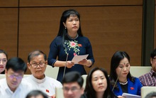 Đại biểu hỏi 'xăng dầu thiếu thật hay thiếu giả?', bộ trưởng nói thiếu hàng cục bộ là bất thường