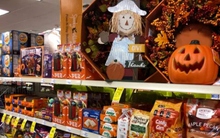 Bất chấp "bão giá", người Mỹ chi mạnh cho dịp Haloween