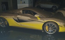 Đỗ dưới hầm, hàng loạt siêu xe ngâm mình trong nước lũ, bùn đất