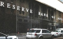 Vì sao Australia hành động khác biệt với NHTW các nước lớn trên thế giới?