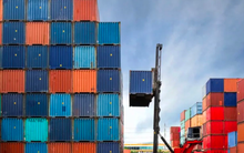 Nỗi lo chồng chất của hệ thống vận tải biển: Thừa mứa container mang theo dấu hiệu của suy thoái toàn cầu