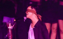 JustaTee cực nóng bỏng khi hát bài mới, Rhymastic diễn trên sân khấu bay độc lạ