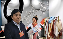 Trưởng thôn từng vay từng đồng để sống nắm được cơ hội đổi đời, cùng hơn 300.000 người "áp đảo" Taobao với một mặt hàng, kiếm hơn 23 tỷ đồng