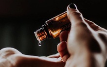 Một người có thể bôi hơn... 500 hóa chất khác nhau lên da mỗi ngày