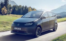 Ô tô chạy bằng năng lượng mặt trời không còn là điều viển vông - Hãng xe Đức sắp trình làng chiếc xe của tương lai vào năm 2023, giá niêm yết hơn 600 triệu đồng