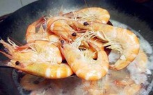 Chuyên gia lý giải có 3 loại bọt cần vớt bỏ, 3 loại nên giữ lại ăn vì tốt cho sức khỏe