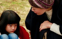 Tại sao trẻ em Nhật không bao giờ bị bố mẹ quát mắng ở nơi công cộng: Phương pháp giáo dục đỉnh cao khiến cả thế giới ngưỡng mộ