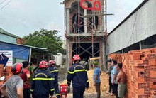 Cắt bê tông, giải cứu công nhân bị treo lơ lửng vì sập giàn giáo