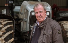 Triệu phú rời phố về quê, đầu tư hẳn máy kéo Lamborghini làm nông nhưng chỉ thu về 4 triệu VNĐ/năm