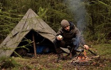 Đang giàu sụ thì sa cơ thất thế, tay chơi Mỹ phải vào rừng sống trong lều: Có cả núi tiền mà không biết cách tiêu sớm muộn cũng rỗng túi