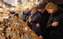 Giáng sinh bớt lung linh vì khủng hoảng năng lượng