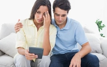 Cặp vợ chồng trẻ cùng qua đời vì ung thư đại trực tràng, bác sĩ nhắc nhở 5 triệu chứng sớm