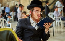 Mách ông chủ 4 bước, nhân viên người Do Thái đưa cửa hàng bên bờ vực phá sản bỗng thắng lớn: Kiếm tiền không khó chỉ sợ không nắm được cơ hội