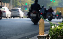 1,7km mọc gần 20 'trạm xăng' tự phát, người dân ‘nhắm mắt’ đổ xăng giá trên trời