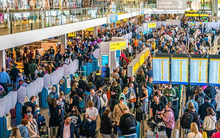 Đi máy bay trở thành cơn ác mộng ở một nước châu Âu, có người chi 30 triệu mua dịch vụ VIP của sân bay