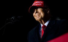 Ông Trump trên đường trở lại cuộc đua quyền lực nhất nước Mỹ: Chờ qua bầu cử giữa nhiệm kỳ sẽ "thông báo lớn"