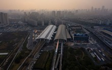 Điều tạo nên sự phi thường của logistic Trung Quốc: 5,28 triệu km quốc lộ, 1 triệu cây cầu, hàng trăm nghìn km cao tốc, đến Mỹ cũng phải nể phục