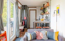 Container cũ độ nhà nghỉ sang trọng: 4 người sống thoải mái và đầy tiện nghi