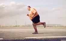 Chỉ bán hơn 4.500 xe/tháng, một hãng xe vẫn dẫn đầu 2 phân khúc quan trọng này tại Việt Nam