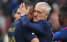 Vào chung kết, tuyển Pháp đối diện nỗi lo từ... virus