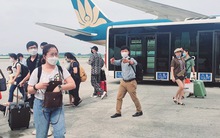 Giá vé máy bay neo cao, khó mua