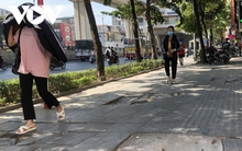 Hà Nội sẽ chấm dứt được tình trạng tập kết ô tô làm nát vỉa hè?