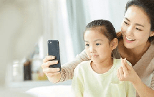 Thường xuyên đăng ảnh con lên mạng xã hội, là lưu giữ hay vô tình gây hại cho con?