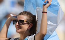 Đội nhà đi tiếp, hàng trăm fan Argentina cà khịa lại CĐV Saudi Arabia