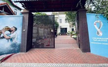 Mê Messi, chàng trai Hà Nội "thay áo" ngôi nhà bằng hình thần tượng, ăn mừng chiến thắng