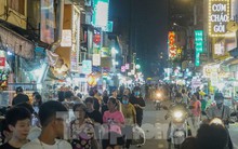 Phố ẩm thực Nguyễn Thượng Hiền chật kín người ngày khai trương