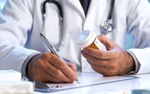 Ứng dụng AI, Google Lens sẽ 'dịch' chữ viết của bác sĩ trên đơn thuốc bằng camera điện thoại