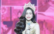 Đỗ Hà khóc không ngừng trong bài phát biểu kết thúc nhiệm kỳ