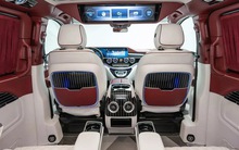 Chủ xe độ van Mercedes-Benz thành Maybach với tiền đủ mua S-Class mới