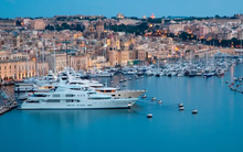 Dùng tiền mua 'danh phận' chưa bao giờ lại ‘hot’ đến thế, người giàu 'đổ xô' săn lùng, vượt bao khó khăn mới có được 'vé'