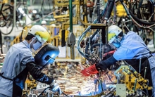 Có cần 'hy sinh' và đánh đổi?