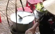 Người bán hàng rong đổ thức ăn thừa vào nồi nước lèo ở Nha Trang tiếp tục bị phạt