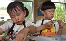 Vì 1 câu nói của mẹ mà 2 đứa trẻ từ thân thiết bỗng trở thành kẻ thù: Hé lộ cách giáo dục khiến con ngày càng yếu kém